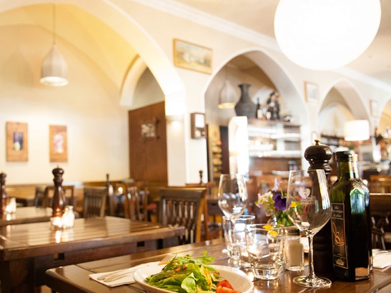 La Piazza — Restaurant